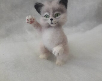 Felted animals Needle felted cat Felt cat Neddle felted kitten Animal miniature Felt kitten Wool felted cat Cat lovers gift Grey kitten