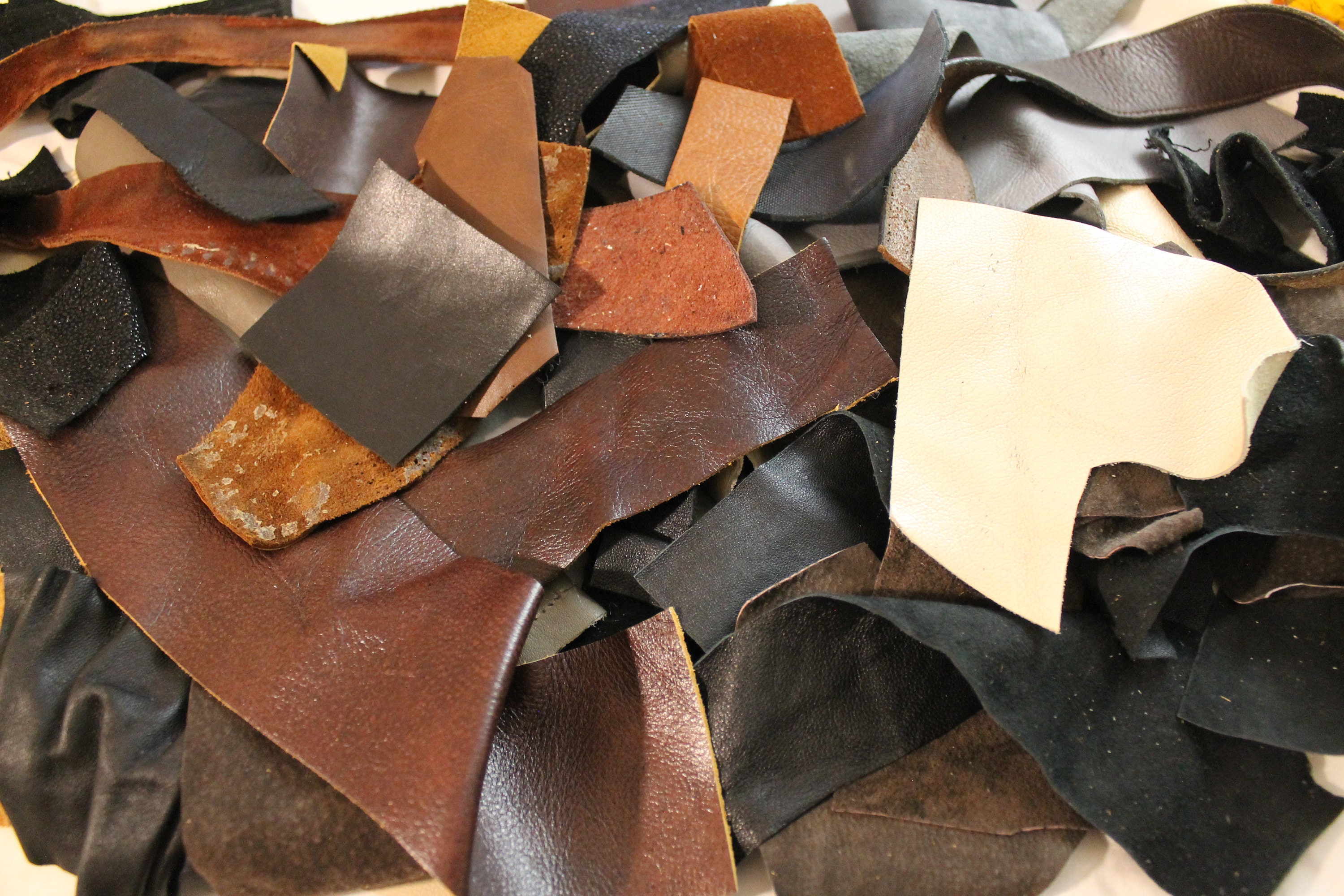 1 Pound of Salvaged Leather Scraps, Genuine Leather From Couches