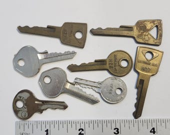 Vintage and Modern Brass Key Lots, For Upcycling and Jewelry