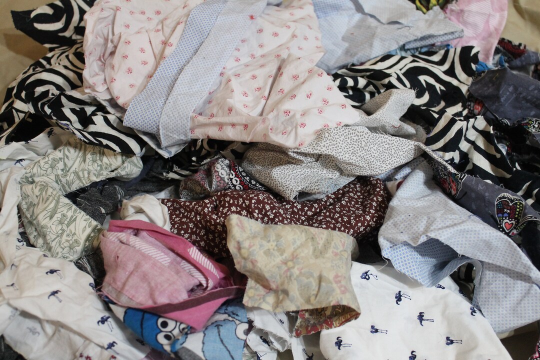 1 Pound Salvaged Woven Fabric Scraps Grab Bag, Mystery Box, Mostly 100% Cotton, Natural Fibers, Reclaimed Secondhand Clothes