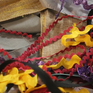 4oz Scrap Ribbon, Salvaged Ribbon from Secondhand Clothing, Nylon and Polyester, Mystery Box, Trimming, Eco Friendly and Sustainable bild 4