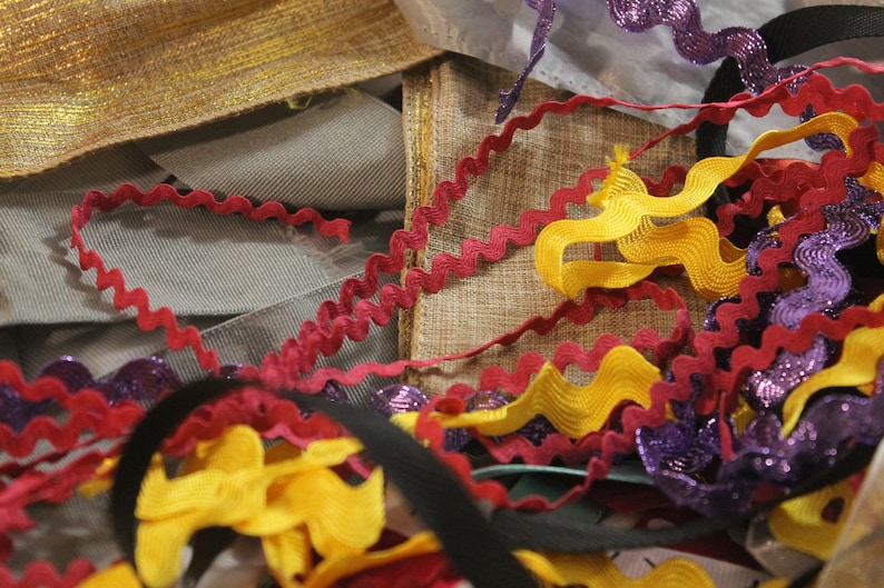 4oz Scrap Ribbon, Salvaged Ribbon from Secondhand Clothing, Nylon and Polyester, Mystery Box, Trimming, Eco Friendly and Sustainable bild 4