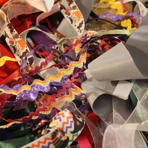 4oz Scrap Ribbon, Salvaged Ribbon from Secondhand Clothing, Nylon and Polyester, Mystery Box, Trimming, Eco Friendly and Sustainable bild 5