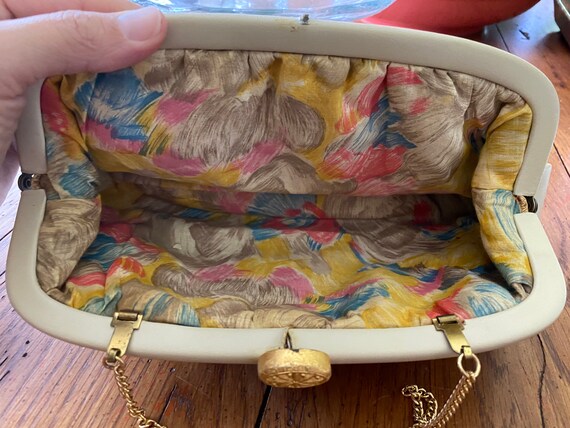 Vintage 1950s purse clutch taupe with gold tone e… - image 5