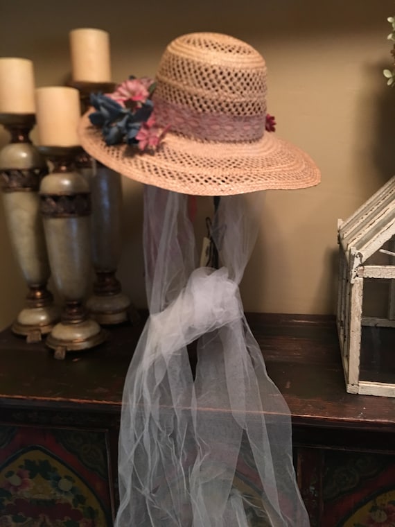 Vintage woven hat with tulle s-l400.jpg main image 2