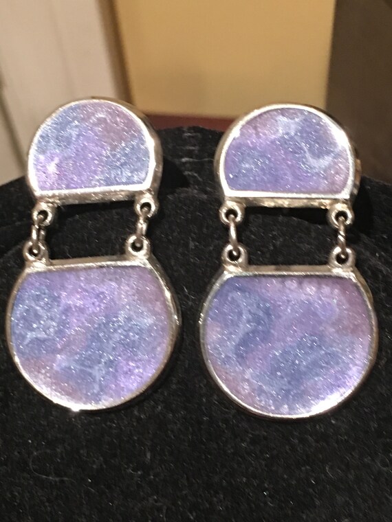 Vintage Signed Edgar Berebi in INDIGO PURPLE /& GOLD Enamel Pierced Dangle Drop Earrings