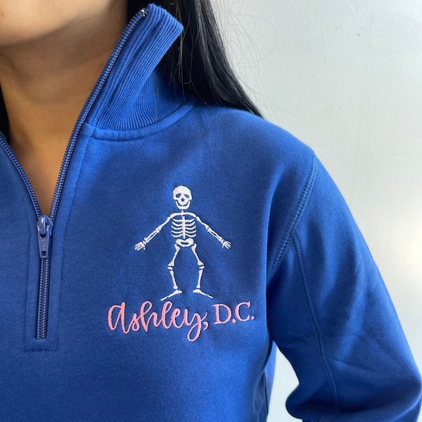Sudadera con capucha o chaqueta con cierre completo de quiropráctico, regalo para DC CA, estudiantes graduados, proveedores de atención médica, diseño de esqueleto personalizado