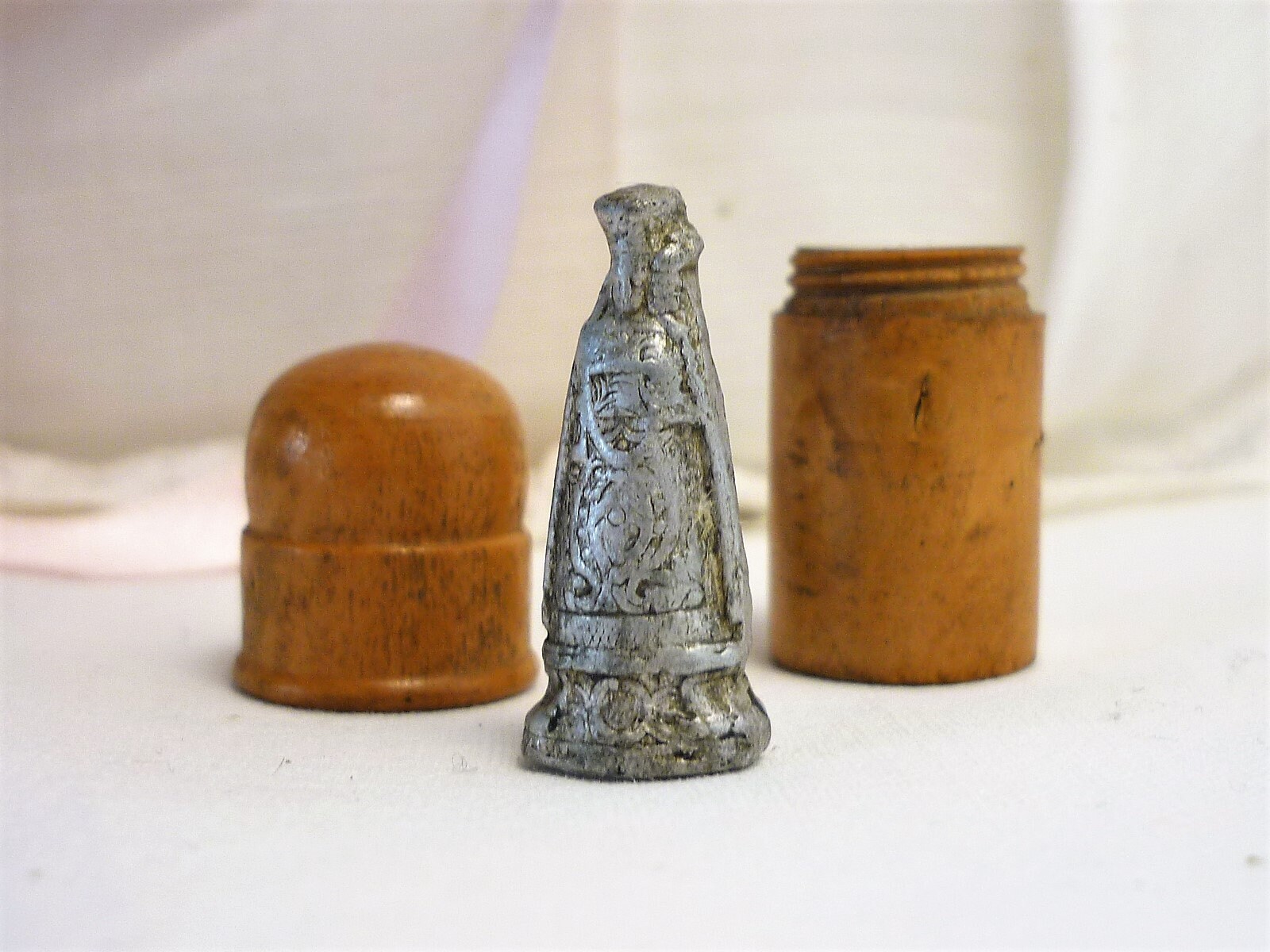 Petit Autel de Poche Miniature Dans Étui en Buis Vintage France Sanctuaire Pour Les Voyageurs Art Re