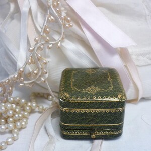 antique french  JEWELRY boxe Jewelry Case