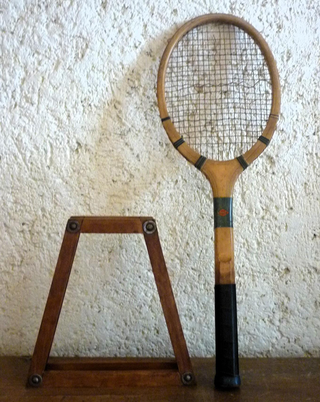 Ancienne Raquette De Tennis En Bois vintage Avec Presse