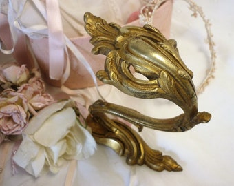 ANCIENNE PAIRE D'EMBRASSES En Bois Sculpte Et Dore Epoque Louis