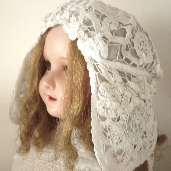 joli bonnet DENTELLE ANCIENNE française bonnet bébé poupée xix