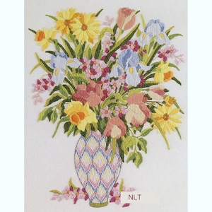 BARGELLO BOUQUET Vintage Crewel Embroidery Kit Mid Century Cottage Core Flower Arrangement