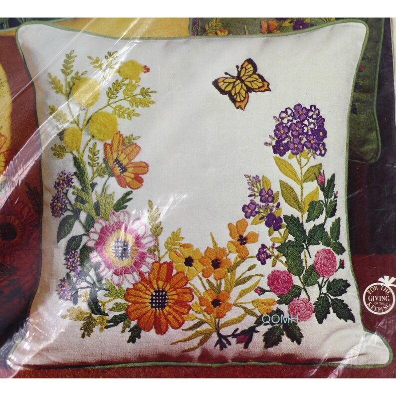 Wilding Wreath Paragon Vtg Crewel Pillow Kit Georgia Ball Etsy