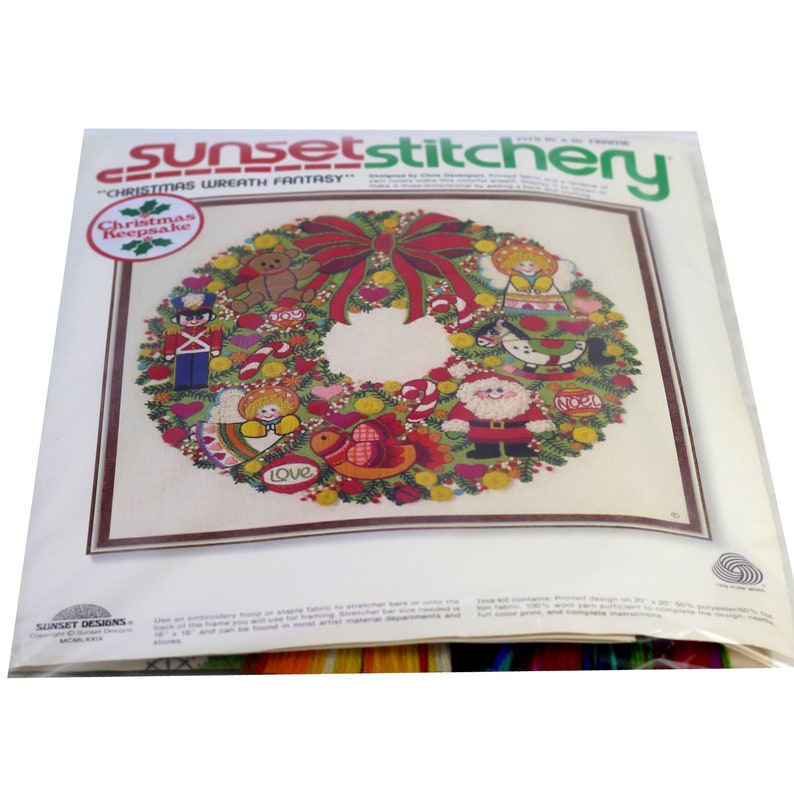 CHRISTMAS WREATH FANTASY Sunset Stitchery Crewel Embroidery Kit Vtg 1979