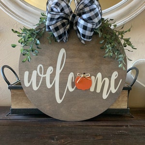 Round Interchangeable Welcome Sign|| Wedding Gift|| Handmade sign|| Front Door Sign|| Holiday Sign|| Sports Sign|| Established Wood Sign||