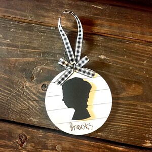 3D Engraved Silhoette Shiplap Tag|| Family Christmas Ornament|| Personalized Christmas Farmhouse Ornament