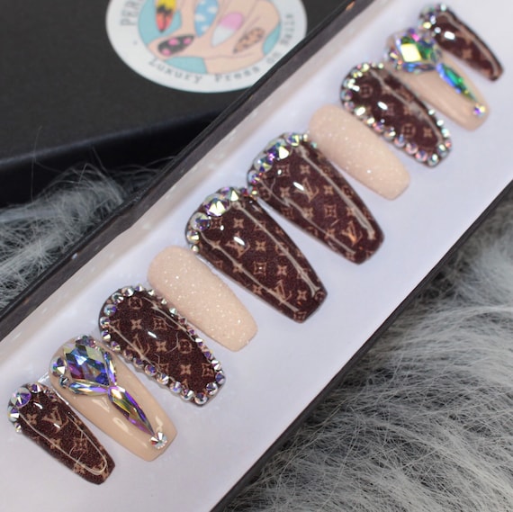 Louis Vuitton Press On Nails | semashow.com
