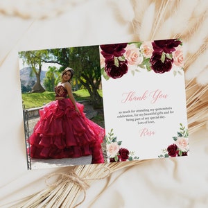 Burgundy Blush bewerkbare foto bedankkaart quinceañera, afdrukbare rood roze mis kweepeer bedanksjabloon, rozen, instant download, 024-W