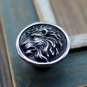 Lion Knob,Dresser Knob,Cabinet handles,Cabinet Knobs,drawer knob,Dresser handle,Cabinet Pulls,Unique Pulls Handles,Furniture Hardware