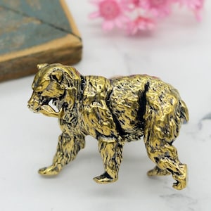Antiqued bronze Bear Knob,Brass Knob,Cabinet handles,Cabinet Knob,drawer knob,Dresser handle,Cabinet Pulls,Unique knob,Furniture Hardware