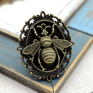 Antique bronze Retro Bee Knob,Bee Knob,Cabinet handles,Cabinet Knobs,drawer knob,Dresser handle,Cabinet Pulls,Unique knob,Furniture Hardware