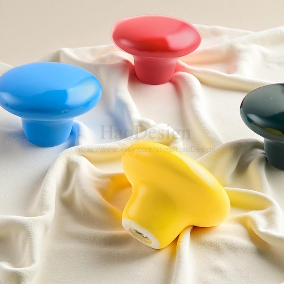 素敵な丸いセラミックノブ カラフルな子供用ワードローブ引き出し