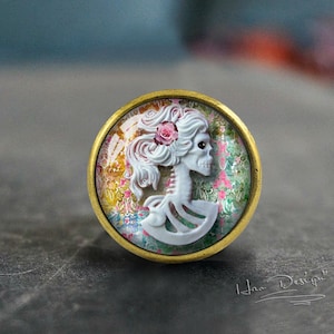 Skull -- Drawer knobs/ Handmade Vintage Bronze Dresser knobs cabinet Dresser Knobs pull / Dresser Pull / Cabinet Knobs / Furniture Knobs