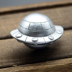 UFO Knob,Alien Knob,Cabinet handles,Furniture Hardware,drawer knob,Cabinet knobs,Children&#39;s Room Pull Cupboard Knobs Handles Children Gift