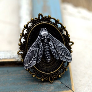 Death&#39;s Head Hawk Moth Knob,Moth Knob,Cabinet handles,Cabinet Knobs,drawer knob,Dresser handle,Cabinet Pulls,Unique knobs,Furniture Hardware