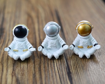 Astronaut Knob,Dresser Knob,Cabinet handles,Cabinet Knob,Furniture Hardware,drawer knob,Dresser handle,Cabinet Pulls,Children's gifts