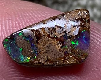3.93 cts - Boulder opal ringstone cabochon from Winton Queensland Australia gem carving loose solid freeform designer gemstone mineral setting