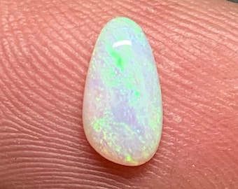 0,65 cts - Opale claire ton N9 cabochon - Wee Warra opal field, Lightning Ridge - Australie loose solid natural mineral gemme fire color