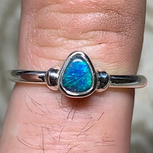 Anillo de ópalo negro Lightning Ridge Plata 925 Australia 54 FR / Creación hecha a mano / sólida ley sólida hecha en Francia conjunto de bisel
