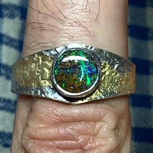 56 FR - Ring i 925 sterlingsilver med australisk opal, Keum Boo texturerad handgjord skapelse / Ring i massivt sterlingsilver, runda silveropalsmycken bild 1