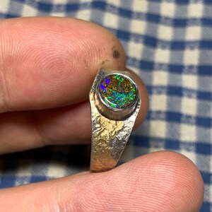 56 FR - Ring i 925 sterlingsilver med australisk opal, Keum Boo texturerad handgjord skapelse / Ring i massivt sterlingsilver, runda silveropalsmycken bild 12