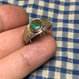 56 FR - Ring i 925 sterlingsilver med australisk opal, Keum Boo texturerad handgjord skapelse / Ring i massivt sterlingsilver, runda silveropalsmycken bild 14
