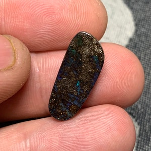 8,42 cts Opale boulder cabochon Winton Queensland, Australie loose solid freeform designer handcut gemstone mineral sertir custom image 9