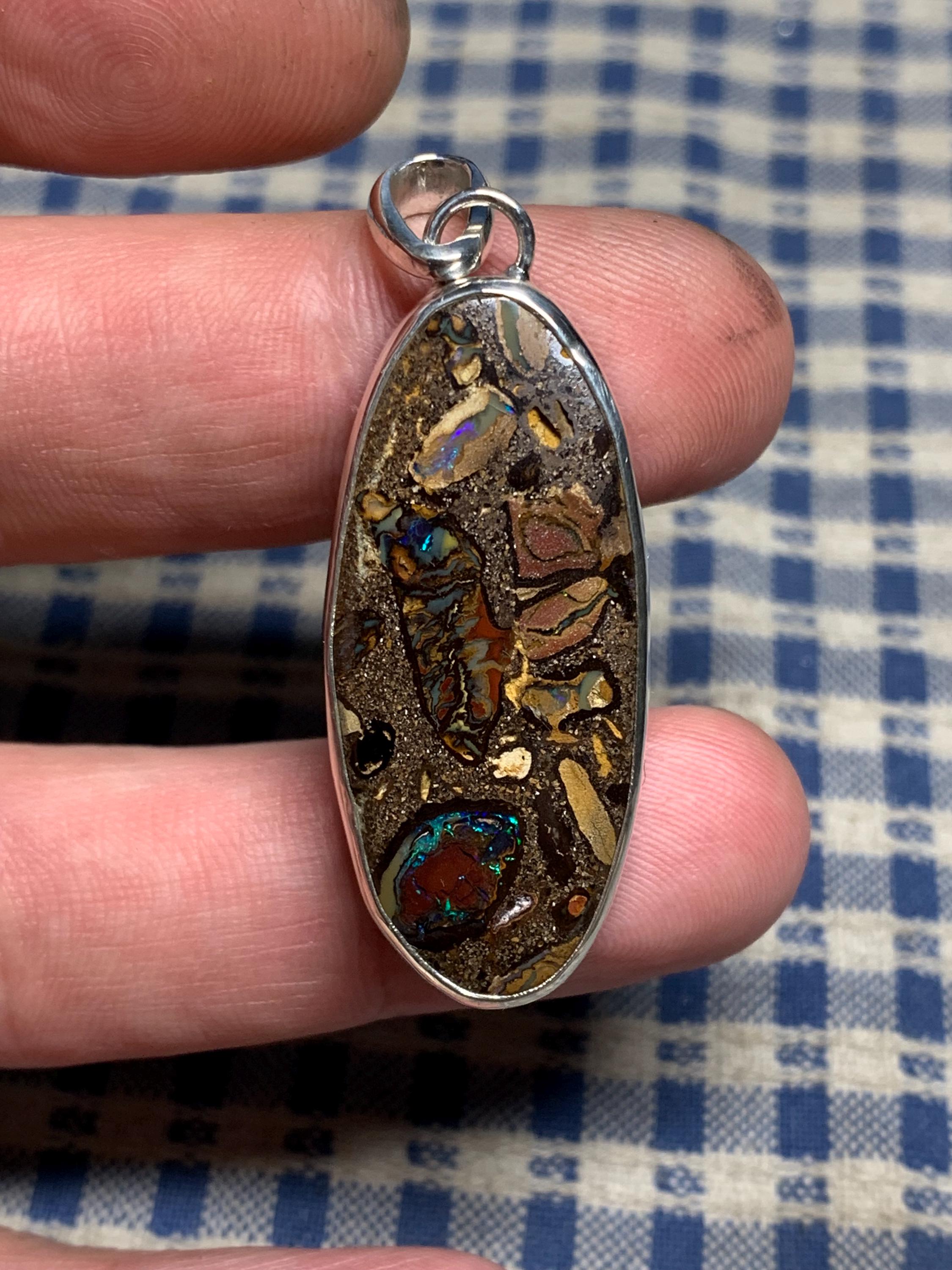Pendentif En Opale Boulder Australienne De Yowah - Pierre Naturelle Multicolore, 36.55 Carats - Neuf Sans Emballage