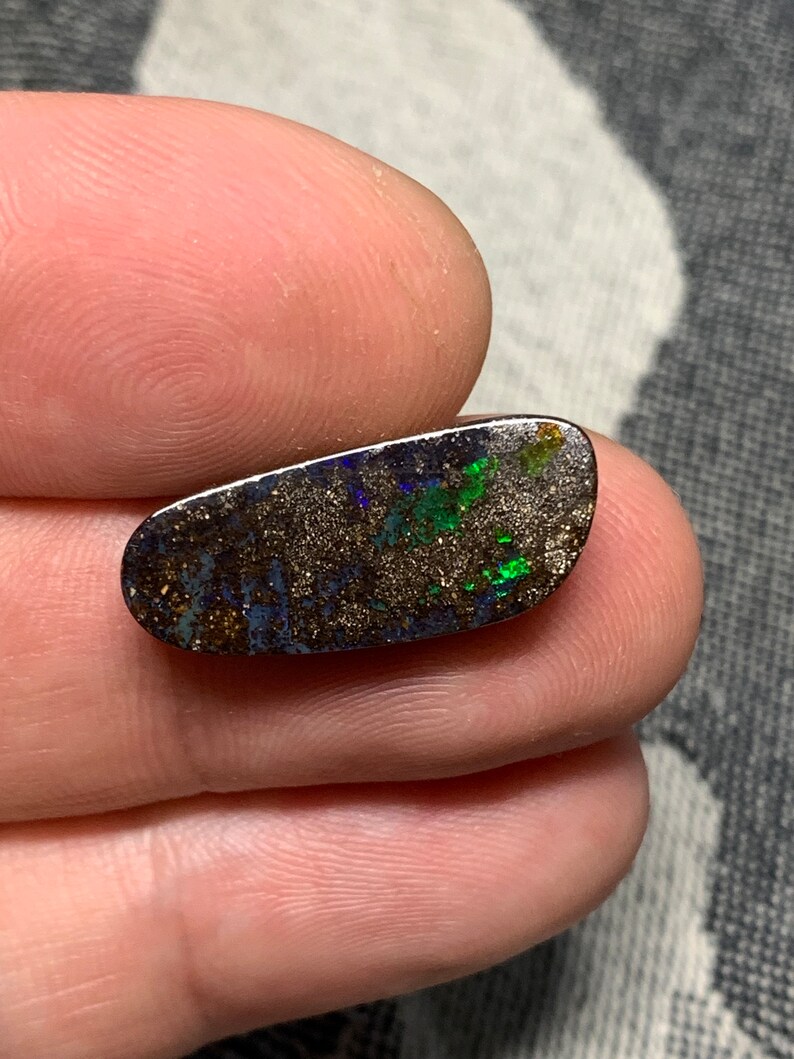 8,42 cts Opale boulder cabochon Winton Queensland, Australie loose solid freeform designer handcut gemstone mineral sertir custom image 5