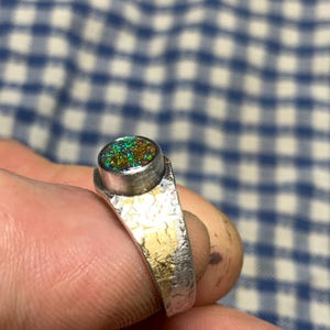 56 FR - Ring i 925 sterlingsilver med australisk opal, Keum Boo texturerad handgjord skapelse / Ring i massivt sterlingsilver, runda silveropalsmycken bild 19