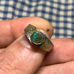 56 FR - Ring i 925 sterlingsilver med australisk opal, Keum Boo texturerad handgjord skapelse / Ring i massivt sterlingsilver, runda silveropalsmycken bild 20