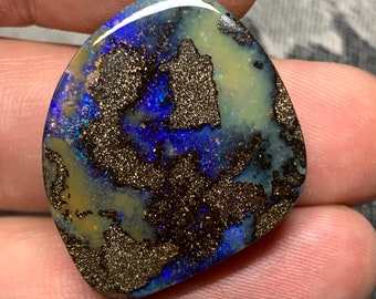 61.99 cts - Cabujón de ópalo Boulder - Winton Queensland, Australia - ajuste personalizado mineral de piedra preciosa cortada a mano de diseñador de forma libre sólida suelta