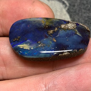 45,94 ct Cabochon opale Boulder Winton Queensland, Australia pietra preziosa solida, solida, a forma libera, di design, tagliata a mano, minerale, con incastonatura personalizzata immagine 6