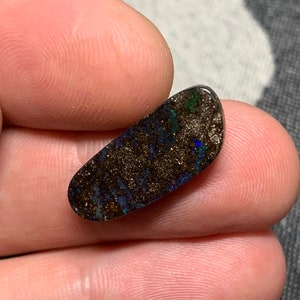 8,42 cts Opale boulder cabochon Winton Queensland, Australie loose solid freeform designer handcut gemstone mineral sertir custom image 7