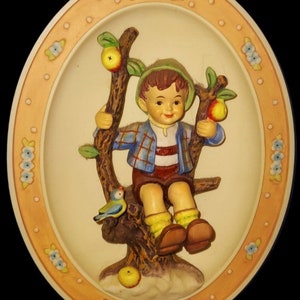 Vintage 1996 Goebel Hummel Figura Placa de pared Un 7250 Apple Tree Boy