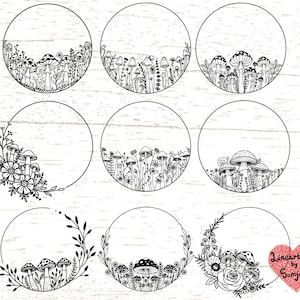 Può includere: Set di nove cornici circolari in bianco e nero con disegni di funghi e fiori. Ogni cornice ha uno sfondo bianco e un contorno nero. Le cornici sono perfette per aggiungere un tocco di fantasia ai tuoi lavoretti.