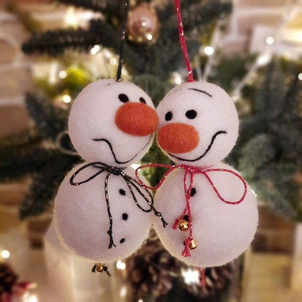 Filz Schneemann, Weihnachtsbaumschmuck aus Wolle gefilzt, lustiger Baumschmuck, Weihnachtskugel hygge, Wichtelgeschenk oder Gastgeschenk