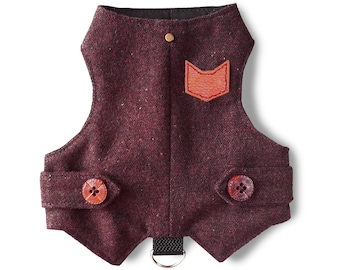 Klassische Tweed Katzen Walkjacke. Weinrotes Katzengeschirr. Fluchtsicher. Harness mit Leder Patch. Maßanfertigung. Handgemachte Weste. | ALLCATSGOOD