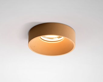 Minimalist handcrafted recessed spotlight in concrete TEO